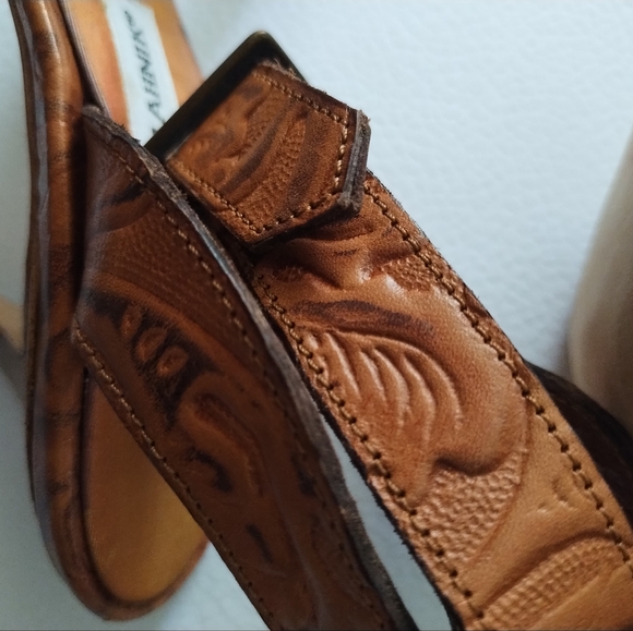 MANOLO BLAHNIK LEATHER WRAP AROUND ANKLE SANDALS - Picture 10 of 12